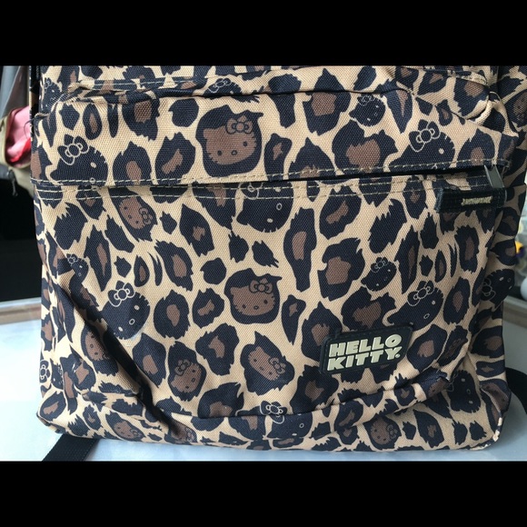 Hello Kitty - Picture 5 of 7